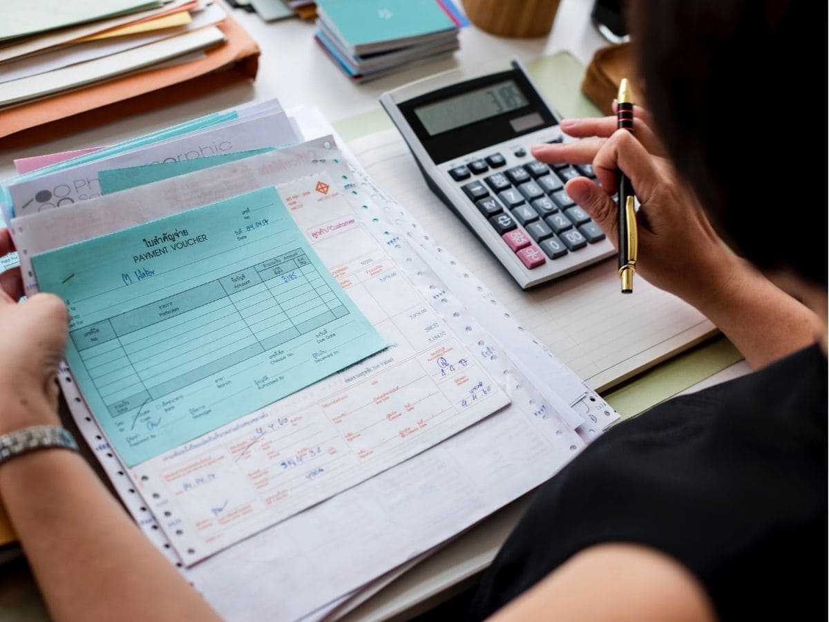 outsourcing-accounting-tasks outsourcing accounting tasks